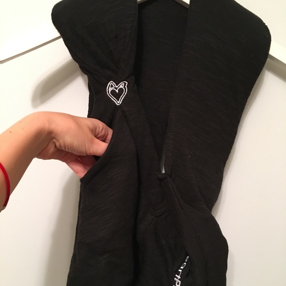 HeartPup padded ergonomic pet carrier - Picture 3 of 3